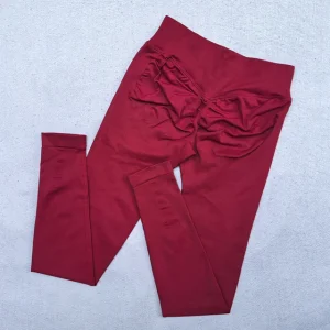 New Seamless Yoga Legging for Women .